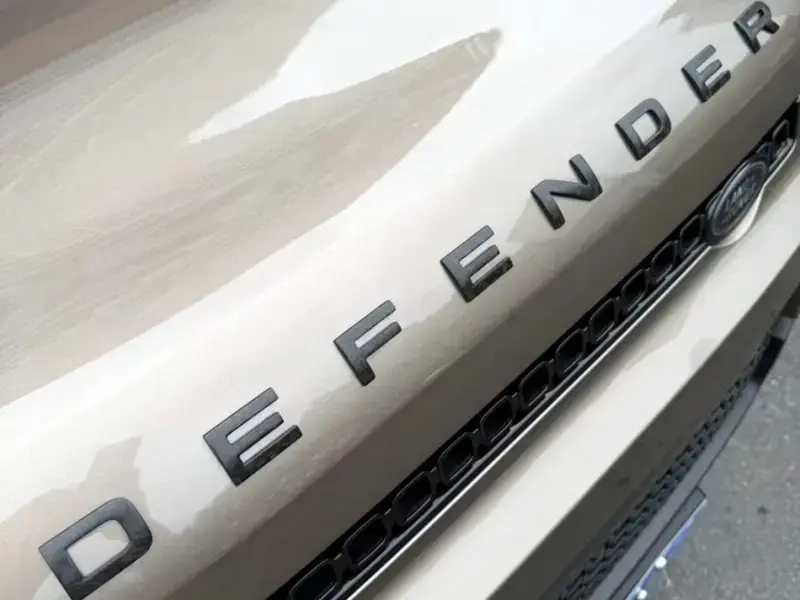 2026 Land Rover Defender с пробегом 2 600 км