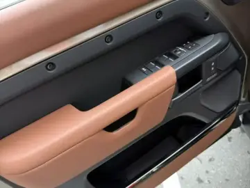 2026 Land Rover Defender с пробегом 2 600 км