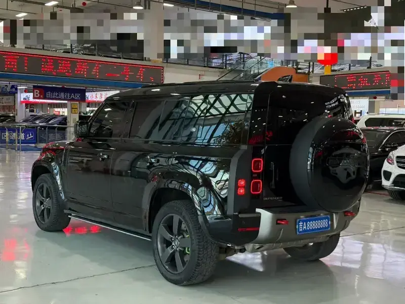 2023 Land Rover Defender с пробегом 91 000 км