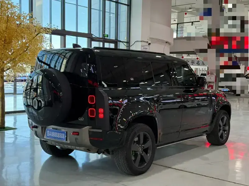 2023 Land Rover Defender с пробегом 91 000 км