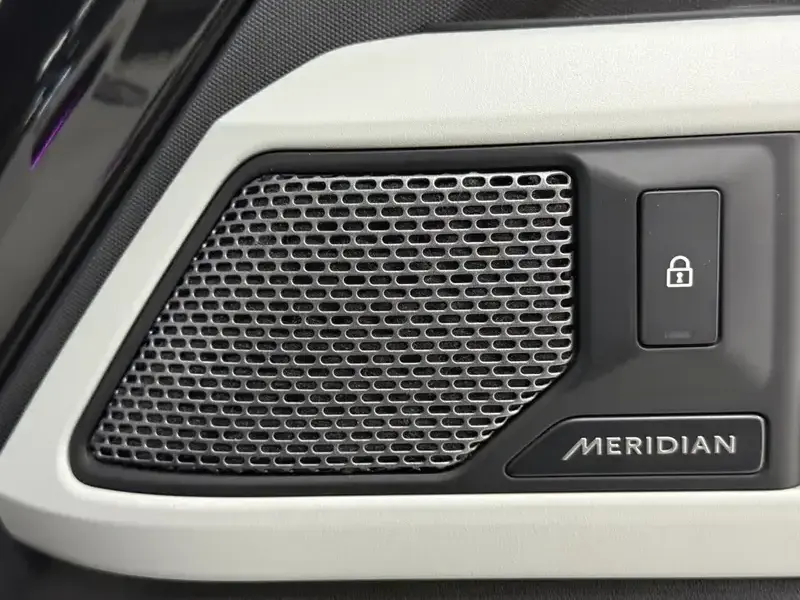 2023 Land Rover Defender с пробегом 91 000 км