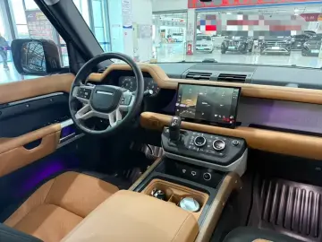 2023 Land Rover Defender с пробегом 91 000 км
