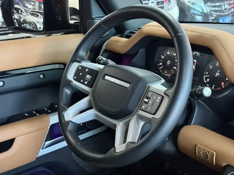 2023 Land Rover Defender с пробегом 91 000 км