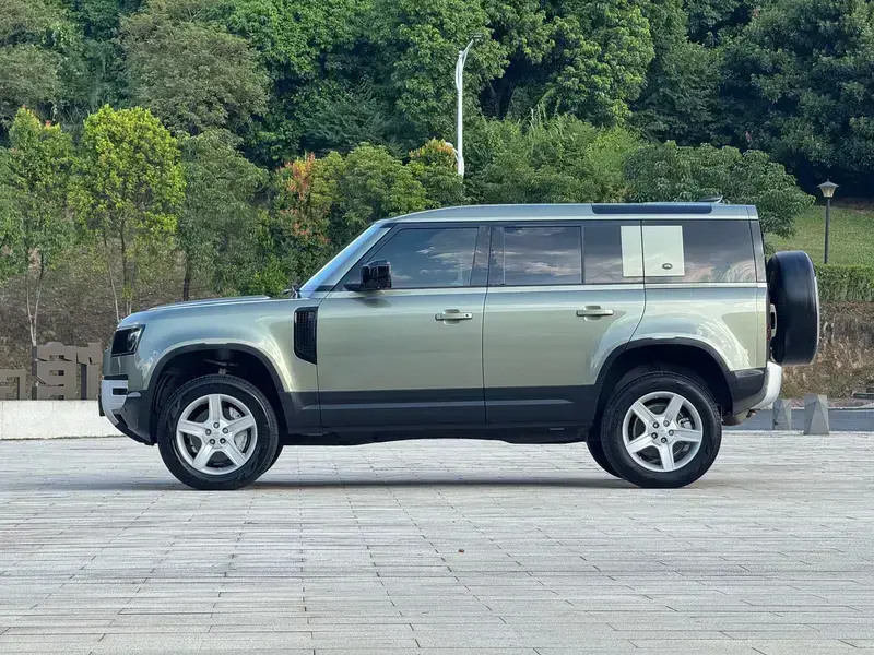 2020 Land Rover Defender с пробегом 93 000 км