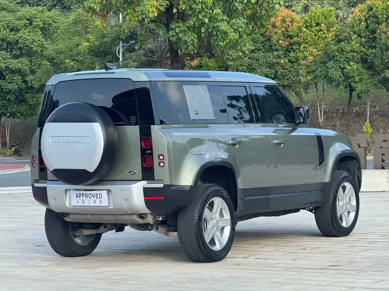 2020 Land Rover Defender с пробегом 93 000 км