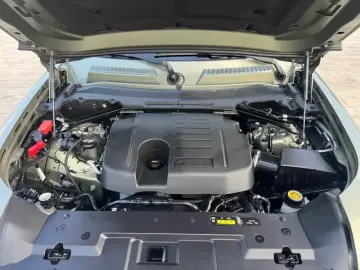 2020 Land Rover Defender с пробегом 93 000 км