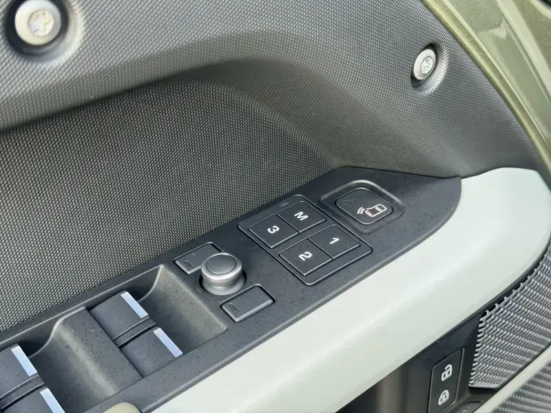 2020 Land Rover Defender с пробегом 93 000 км
