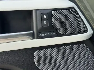 2020 Land Rover Defender с пробегом 93 000 км