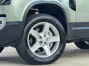 2020 Land Rover Defender с пробегом 93 000 км