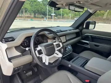 2020 Land Rover Defender с пробегом 93 000 км