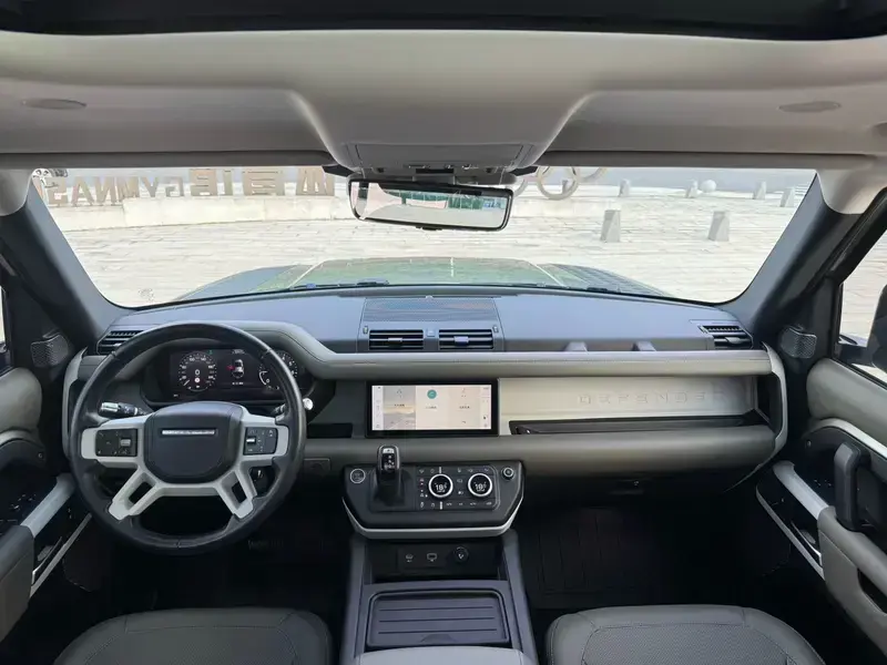 2020 Land Rover Defender с пробегом 93 000 км