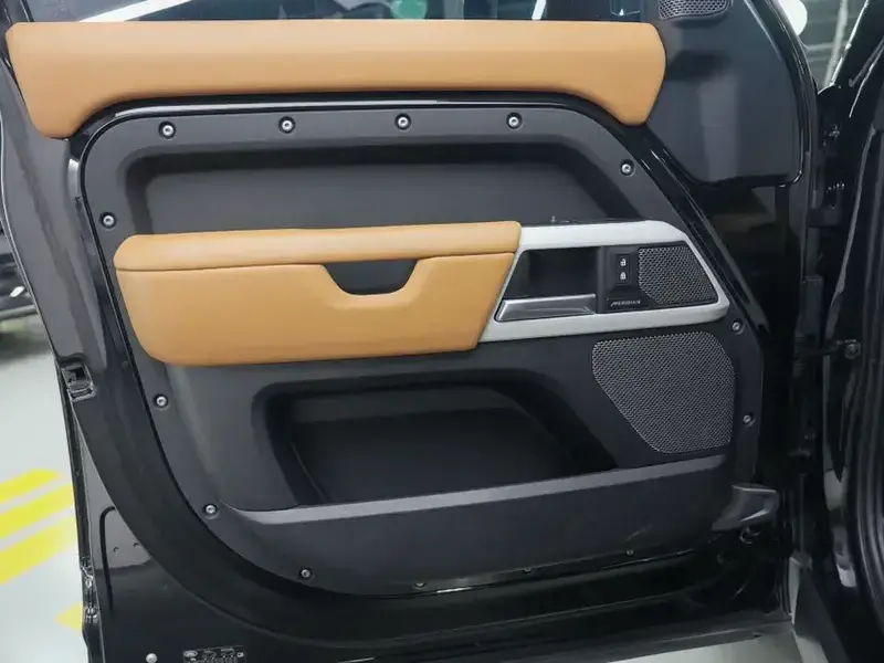 2024 Land Rover Defender с пробегом 26 500 км