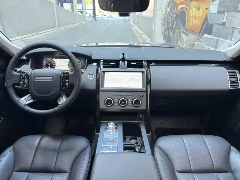 2020 Land Rover Discovery с пробегом 22 000 км