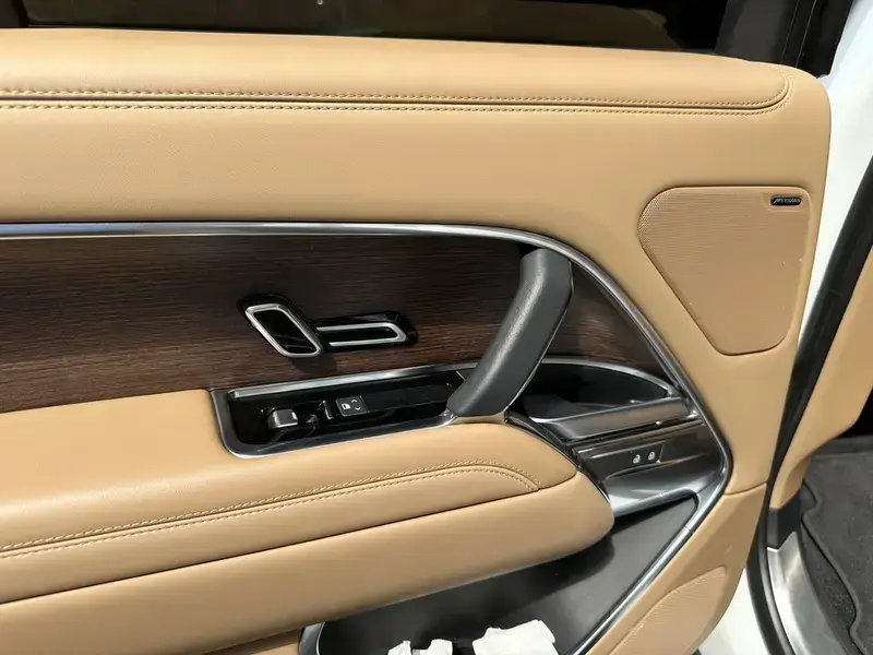 2023 Land Rover Range Rover с пробегом 93 000 км