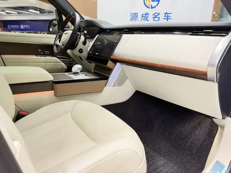 2024 Land Rover Range Rover с пробегом 34 000 км