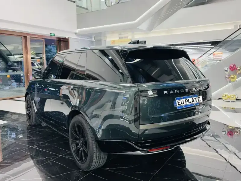 2023 Land Rover Range Rover с пробегом 27 000 км