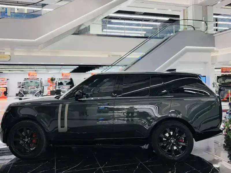 2023 Land Rover Range Rover с пробегом 27 000 км