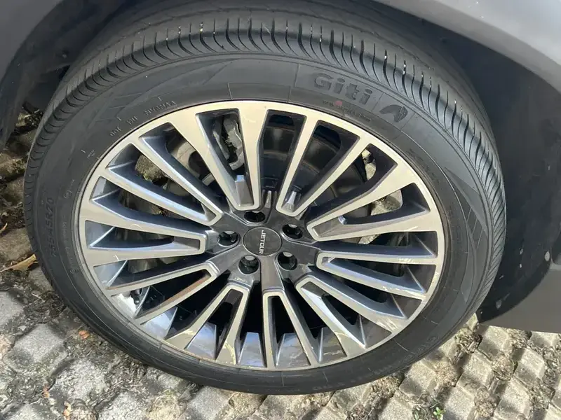 2022 JETOUR X90 с пробегом 60 000 км