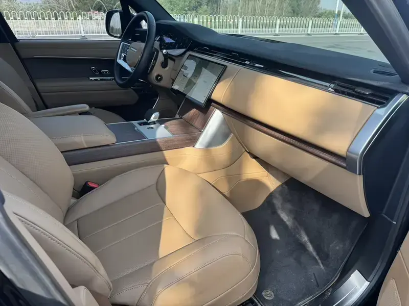 2025 Land Rover Range Rover с пробегом 4 600 км