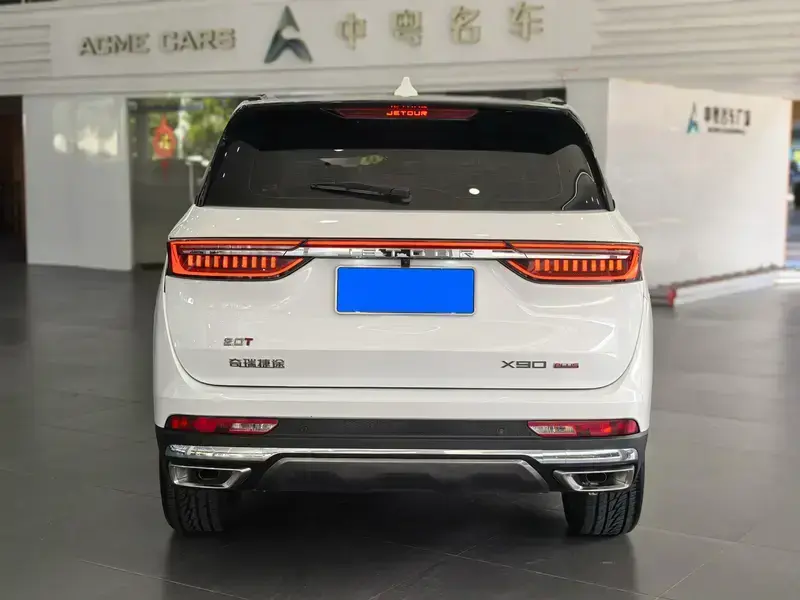 2022 JETOUR X90 с пробегом 35 000 км