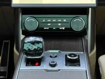 2023 Land Rover Range Rover с пробегом 125 000 км