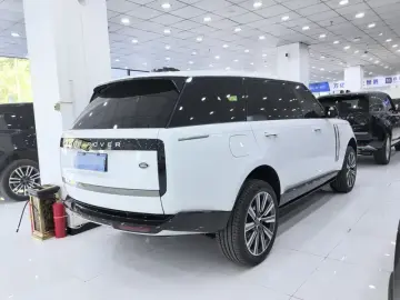 2025 Land Rover Range Rover с пробегом 22 000 км
