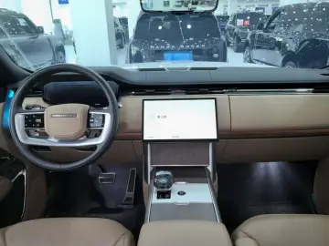 2025 Land Rover Range Rover с пробегом 22 000 км