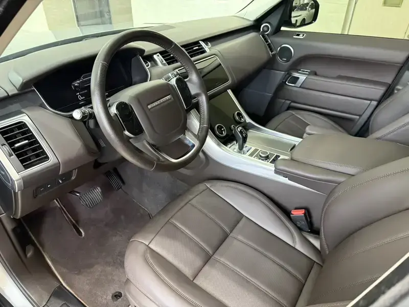 2021 Land Rover Range Rover Sport с пробегом 102 000 км