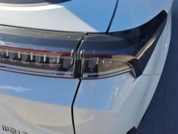 2024 JETOUR Shanhai L7 с пробегом 21 000 км