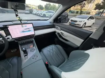 2024 JETOUR Shanhai L9 с пробегом 13 500 км