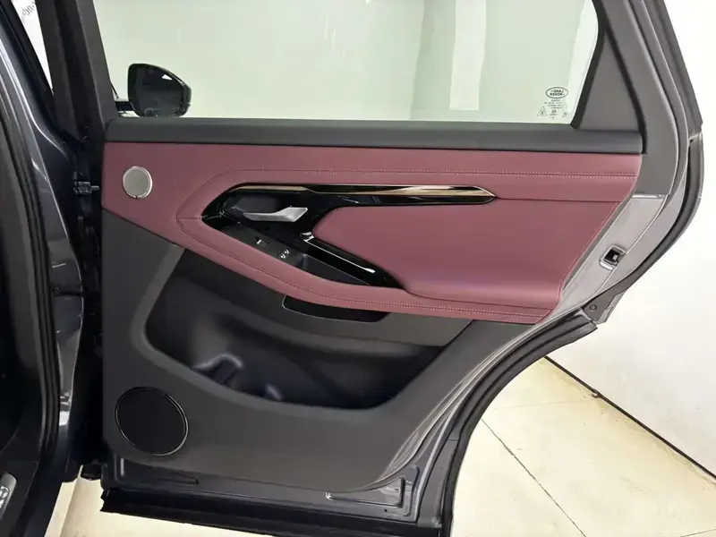 2026 Land Rover Range Rover Evoque с пробегом 4 000 км