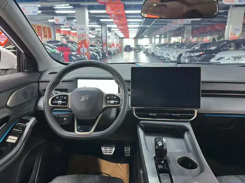 2024 JETOUR Shanhai L9 с пробегом 5 000 км