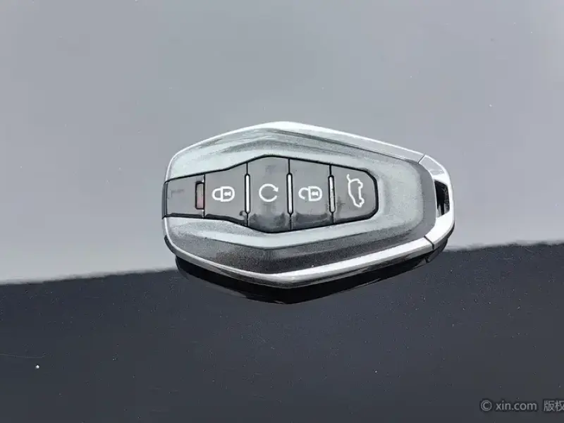 2024 JETOUR Shanhai L9 с пробегом 51 300 км