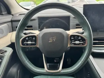 2024 JETOUR Shanhai L9 с пробегом 20 000 км
