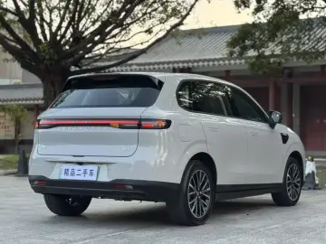 2025 Leapmotor B10 с пробегом 87 000 км