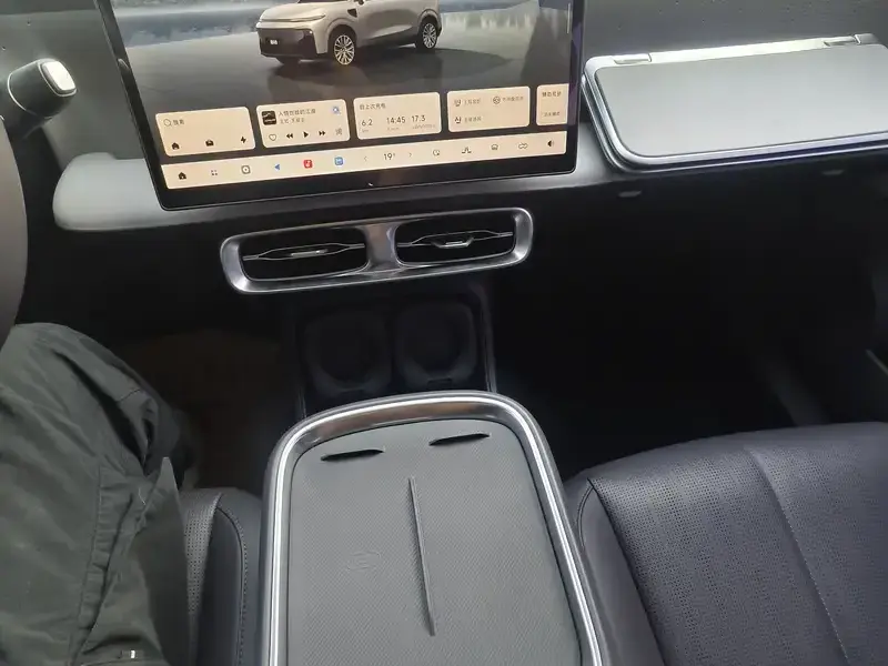 2025 Leapmotor B10 с пробегом 43 000 км