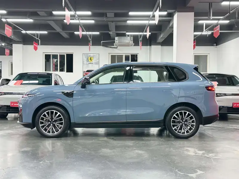 2025 Leapmotor B10 с пробегом 21 600 км