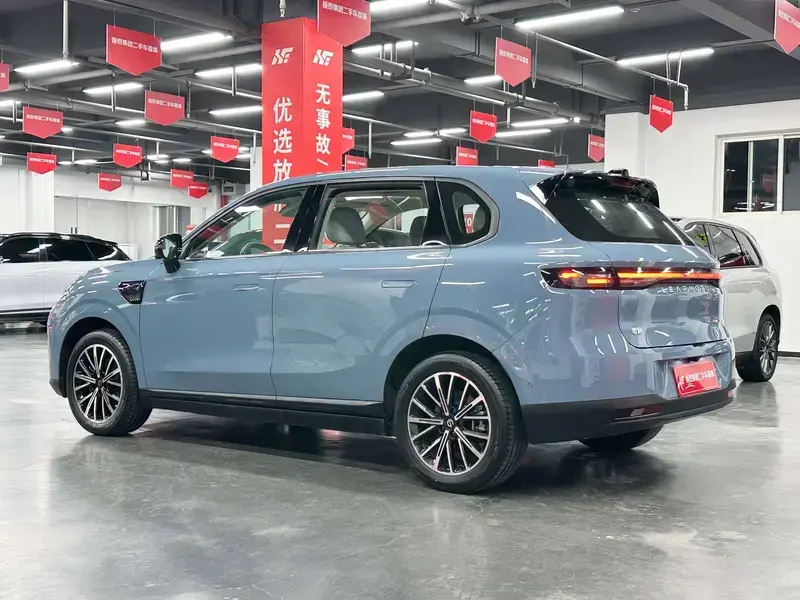 2025 Leapmotor B10 с пробегом 21 600 км