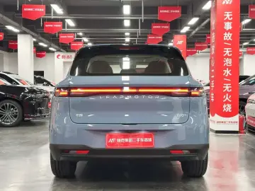 2025 Leapmotor B10 с пробегом 21 600 км