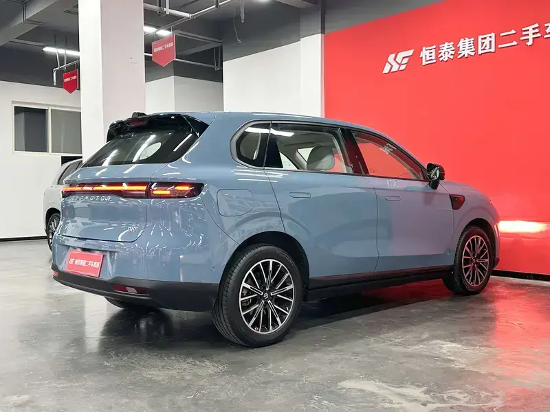 2025 Leapmotor B10 с пробегом 21 600 км