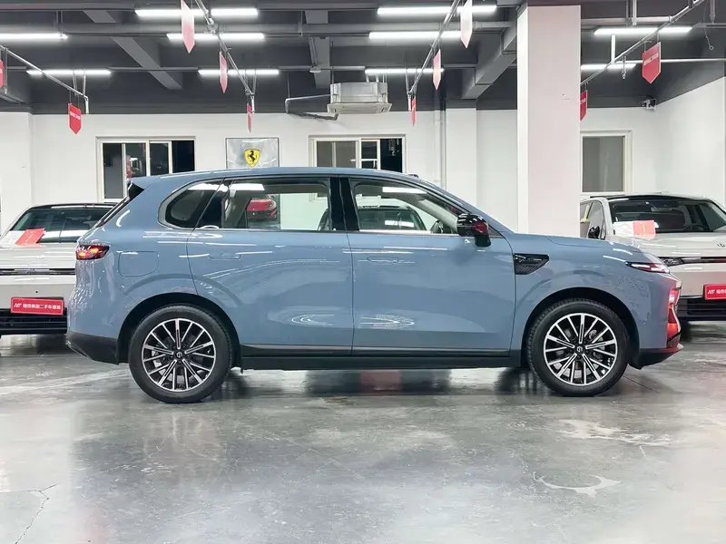 2025 Leapmotor B10 с пробегом 21 600 км