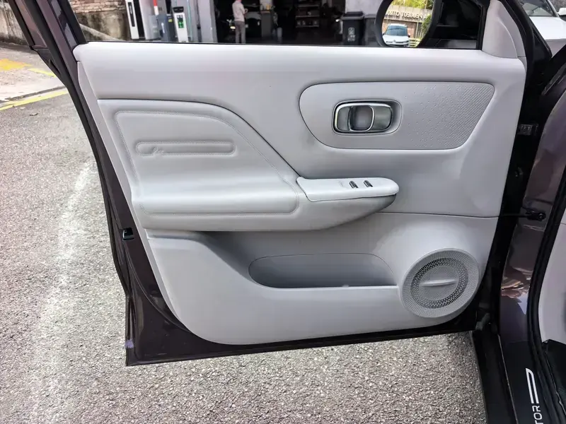 2025 Leapmotor B10 с пробегом 29 700 км