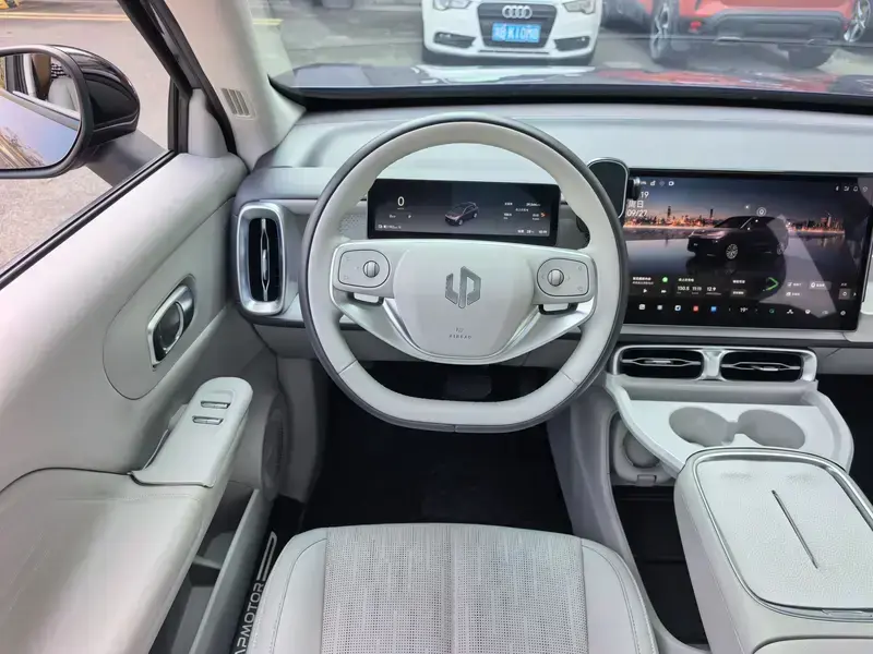 2025 Leapmotor B10 с пробегом 29 700 км