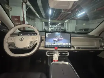 2025 Leapmotor B10 с пробегом 11 400 км