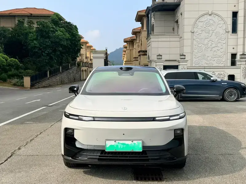 2025 Leapmotor B10 с пробегом 14 000 км