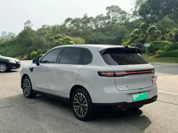 2025 Leapmotor B10 с пробегом 14 000 км