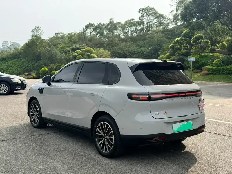2025 Leapmotor B10 с пробегом 14 000 км