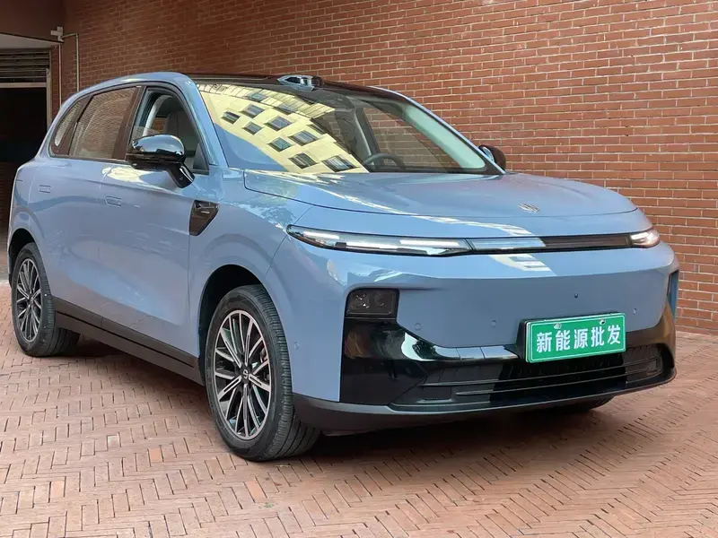 2025 Leapmotor B10 с пробегом 24 500 км