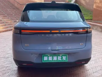 2025 Leapmotor B10 с пробегом 24 500 км