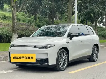 Leapmotor C10
